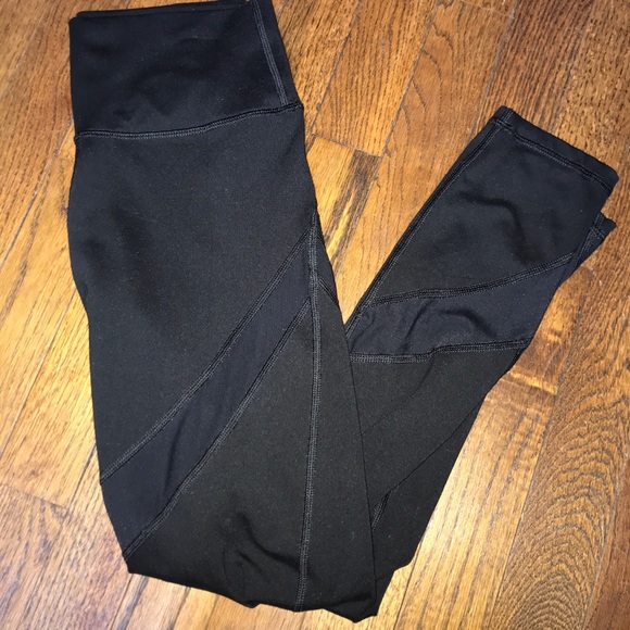 Mesh-Detail 7/8 Leggings - Picture 1 of 4